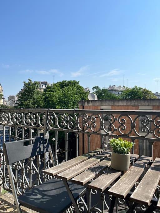 Beautiful Apartment With Balcony Paris Luaran gambar